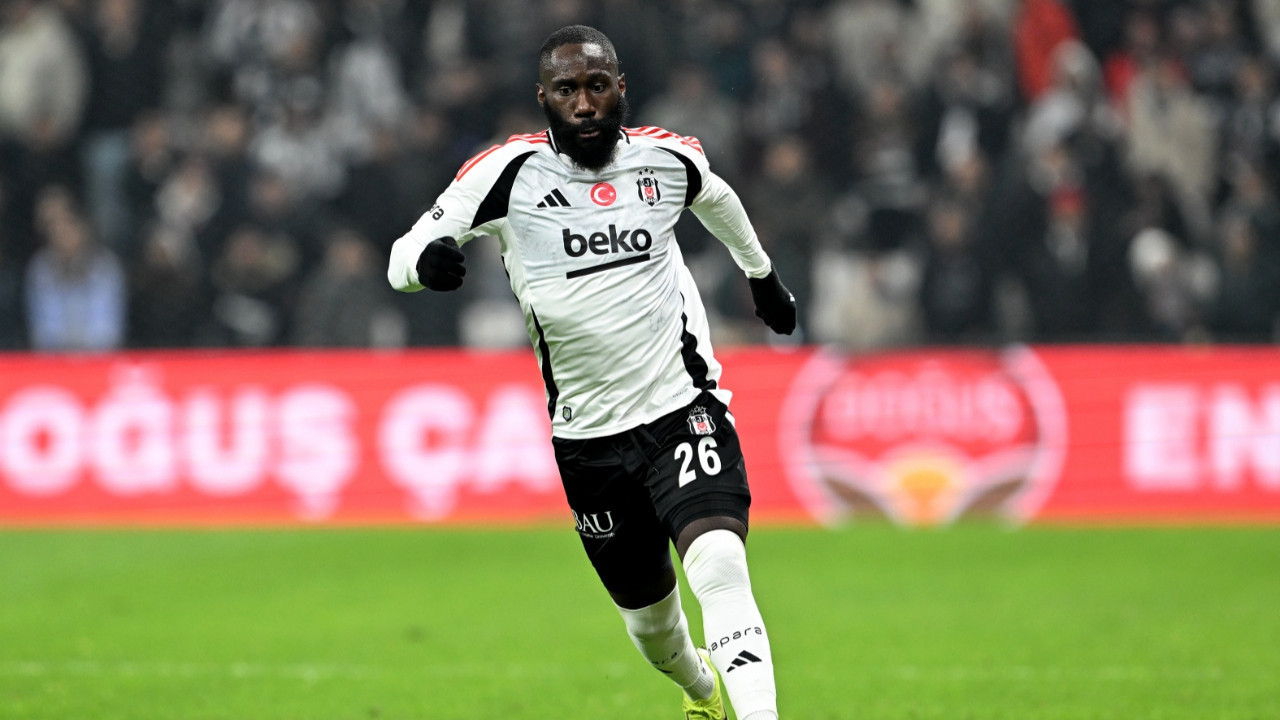 Beşiktaş'ın galibiyet hasreti 4 maça çıktı: Taraftarlar Masuaku'yu ıslıkladı