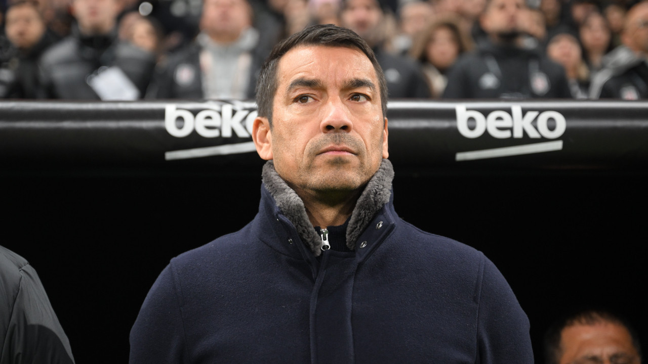 Beşiktaş’ta Van Bronckhorst’tan sürpriz tercihler