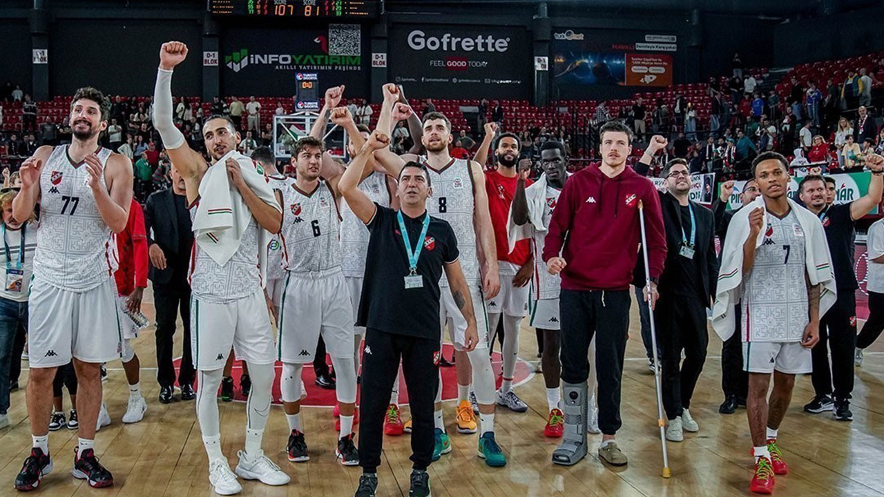 Karşıyaka'yı mali kriz vurdu: 7 oyuncu takımdan ayrılabilir, FIBA'dan ceza kapıda