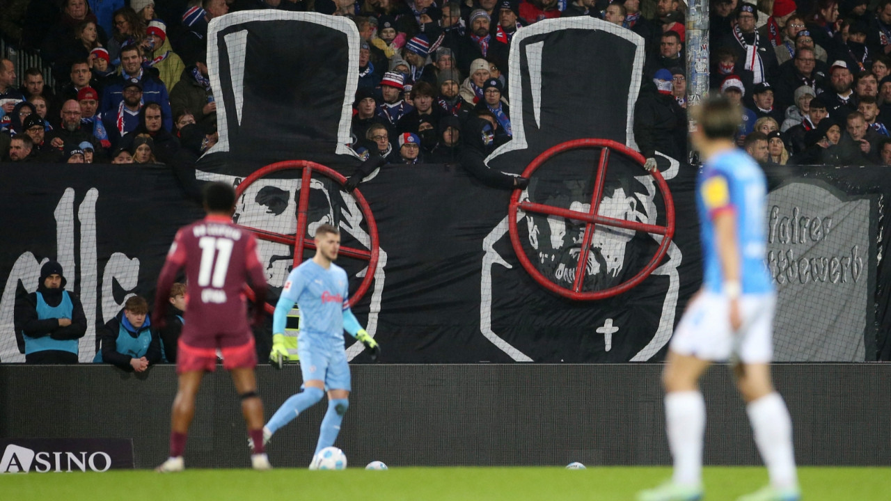 Klopp hedef tahtasına kondu, Almanya karıştı: 'Futbolun mezar kazıcıları'