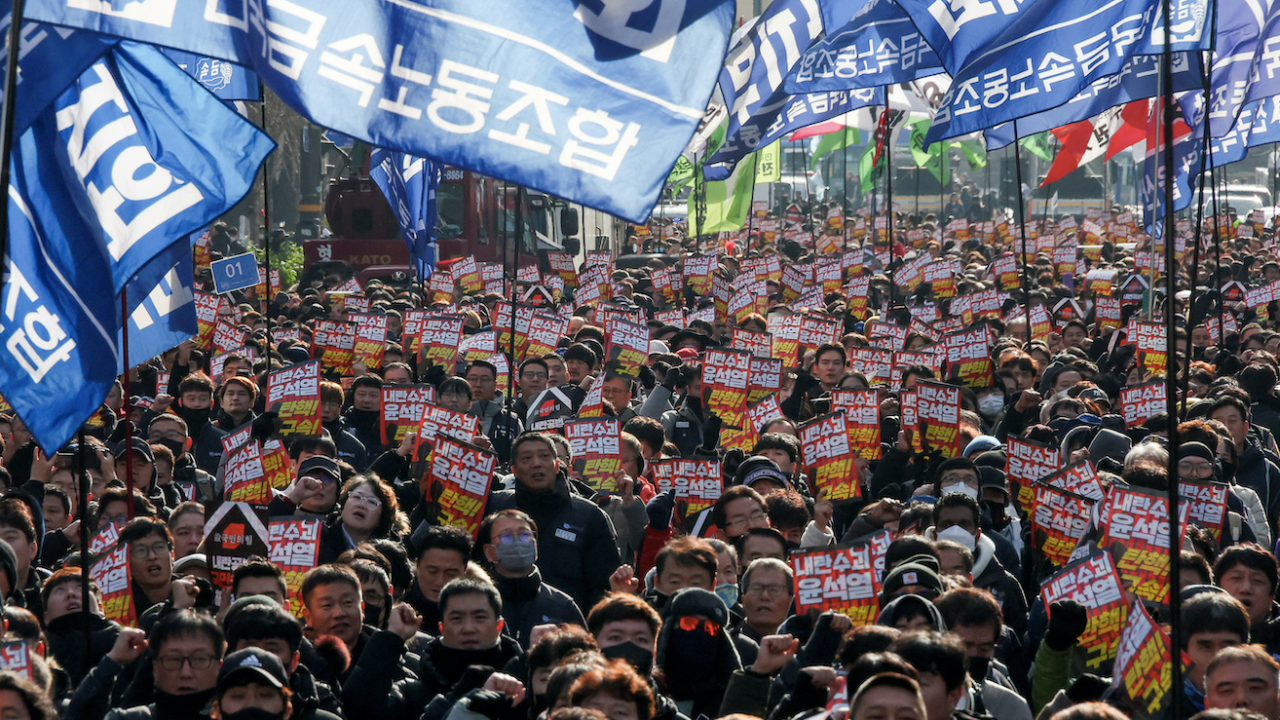 Sıkıyönetim ilan edilmişti... Ülkede sular durulmuyor