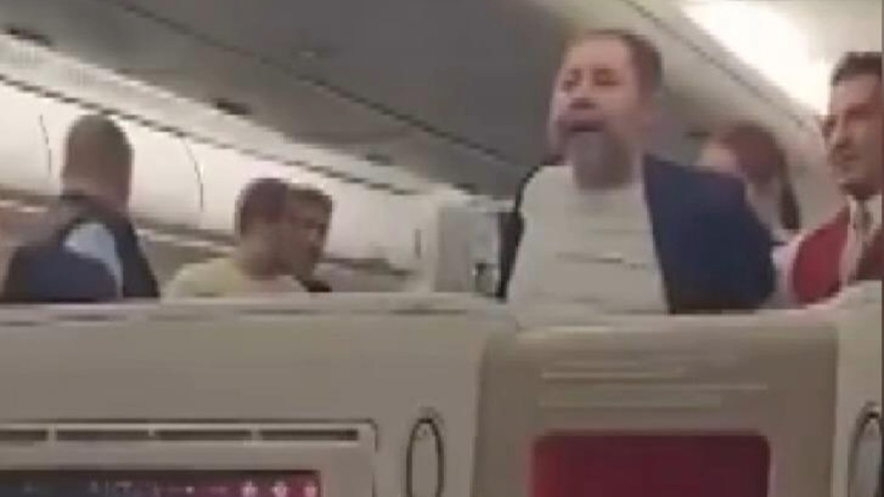 Uçakta olay çıkarttı, 'Türkiye'yi satın alırım' dedi