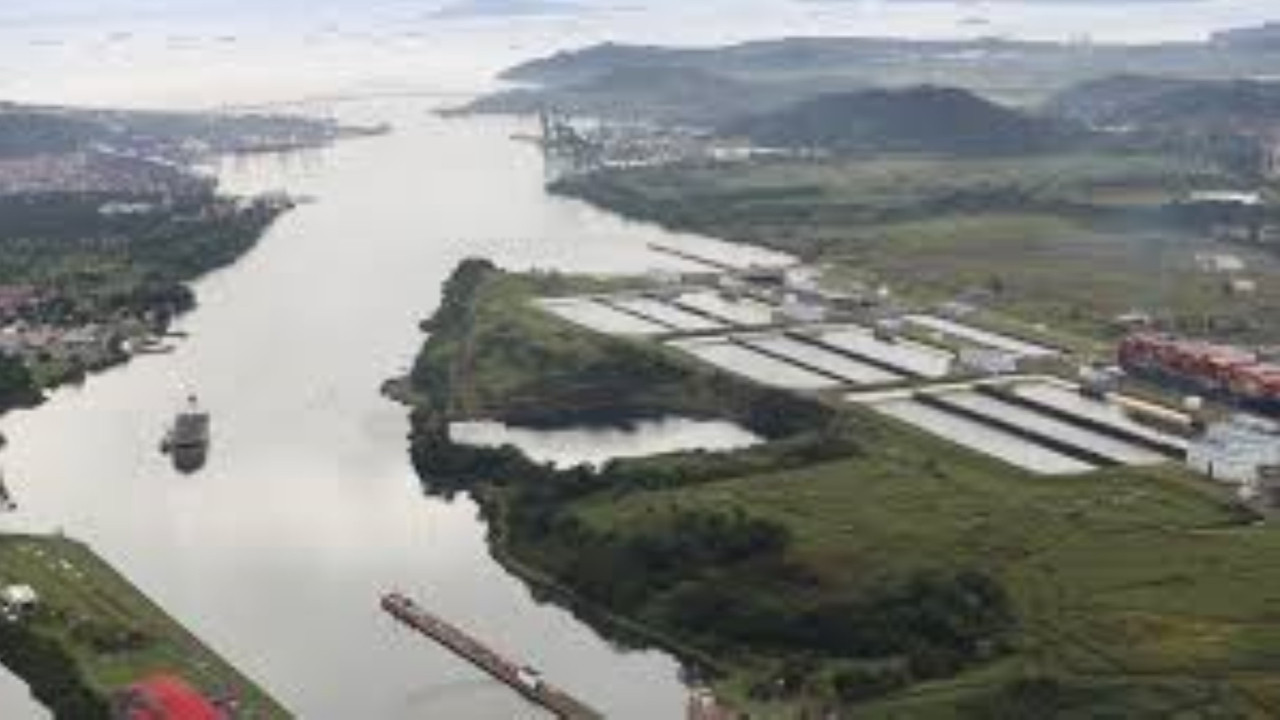 Trump, bölgedeki ülkenin kanalına gözünü dikti: Bize verin