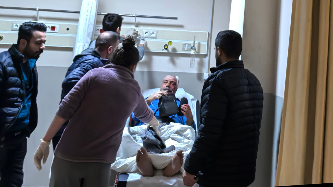 Sokakta tartıştığı kardeşini önce sopayla dövdü, sonra tabancayla vurdu