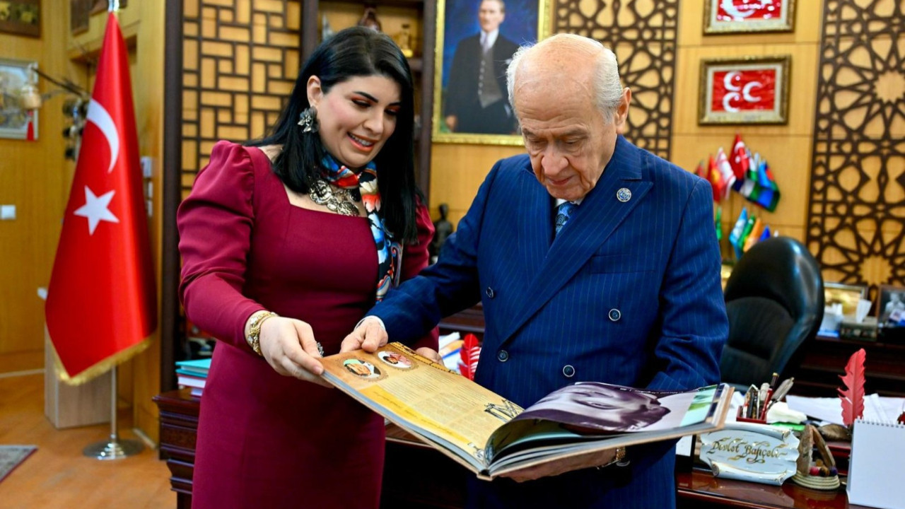 Bahçeli'ye 'Yeşilçam' kitabı