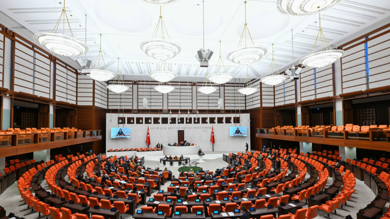 Üç partiden yeni grup kurma zirvesi