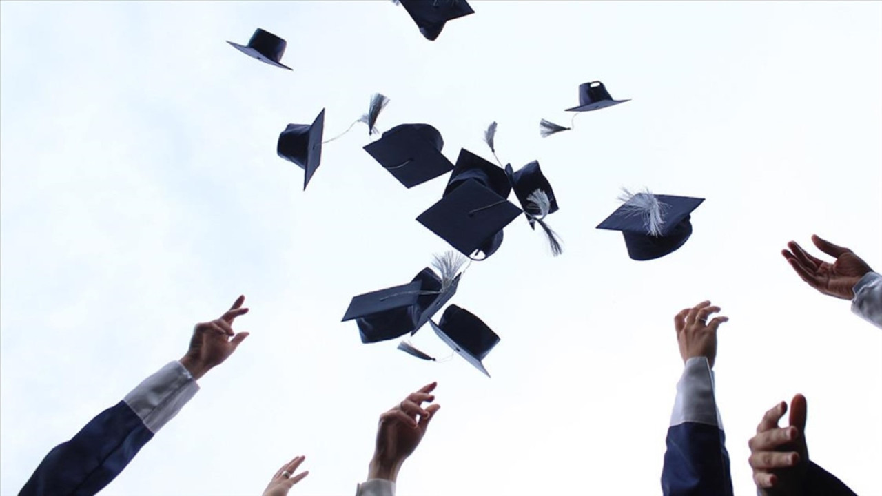 16 bin Suriyeli Türk üniversitelerinden mezun oldu