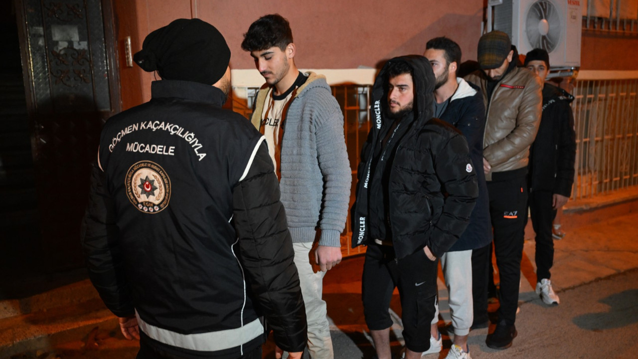 52 göçmen kaçakçısı yakalandı