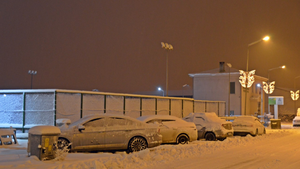 Altı şehri kar kapladı