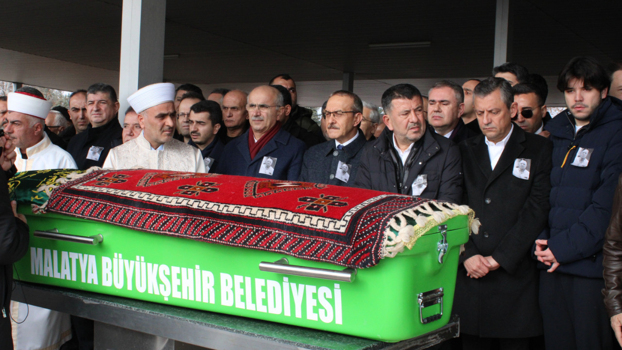 Özgür Özel, Veli Ağbaba'nın babasının cenaze törenine katıldı