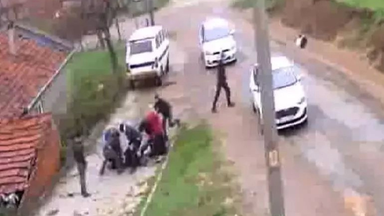 Kardeşini aracıyla sıkıştıran adamı bıçakladı, cezası 8 yıla düştü