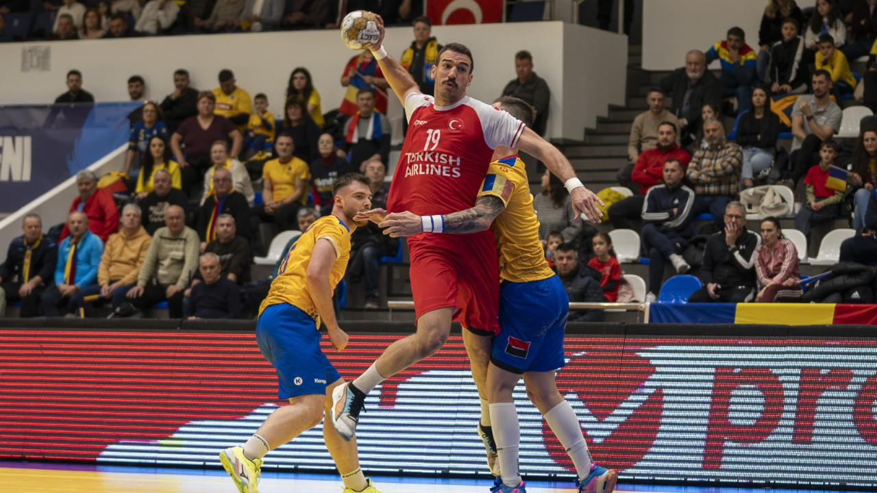 Türkiye, hentbolda Romanya'ya boyun eğdi