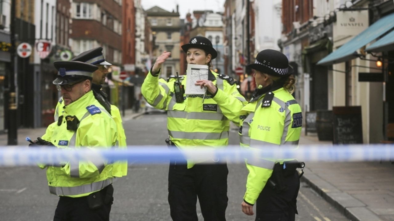 Londra'da bomba paniği