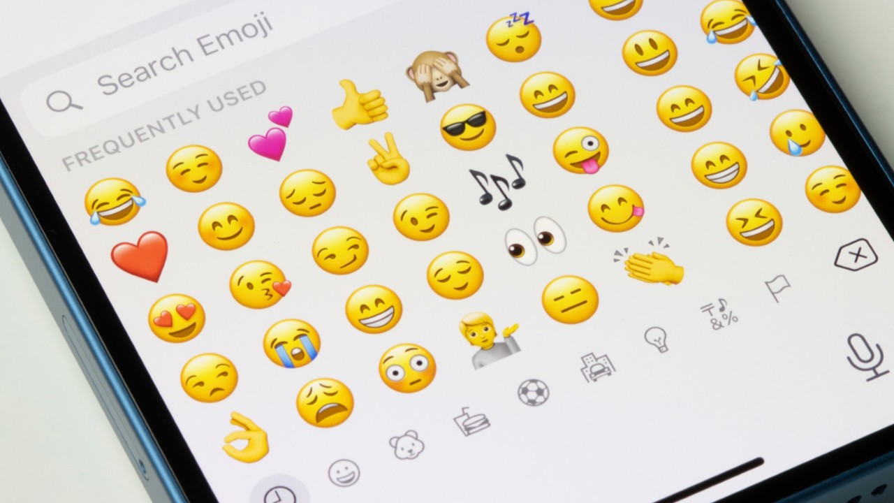 Bilim insanları ortaya çıkardı: Kadınlar mı erkekler mi daha çok emoji kullanıyor?