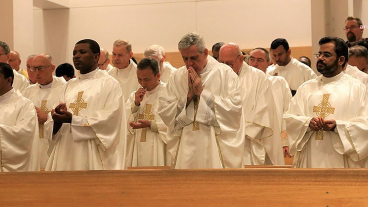 Vatikan'dan dikkat çeken "eşcinsel" kararı