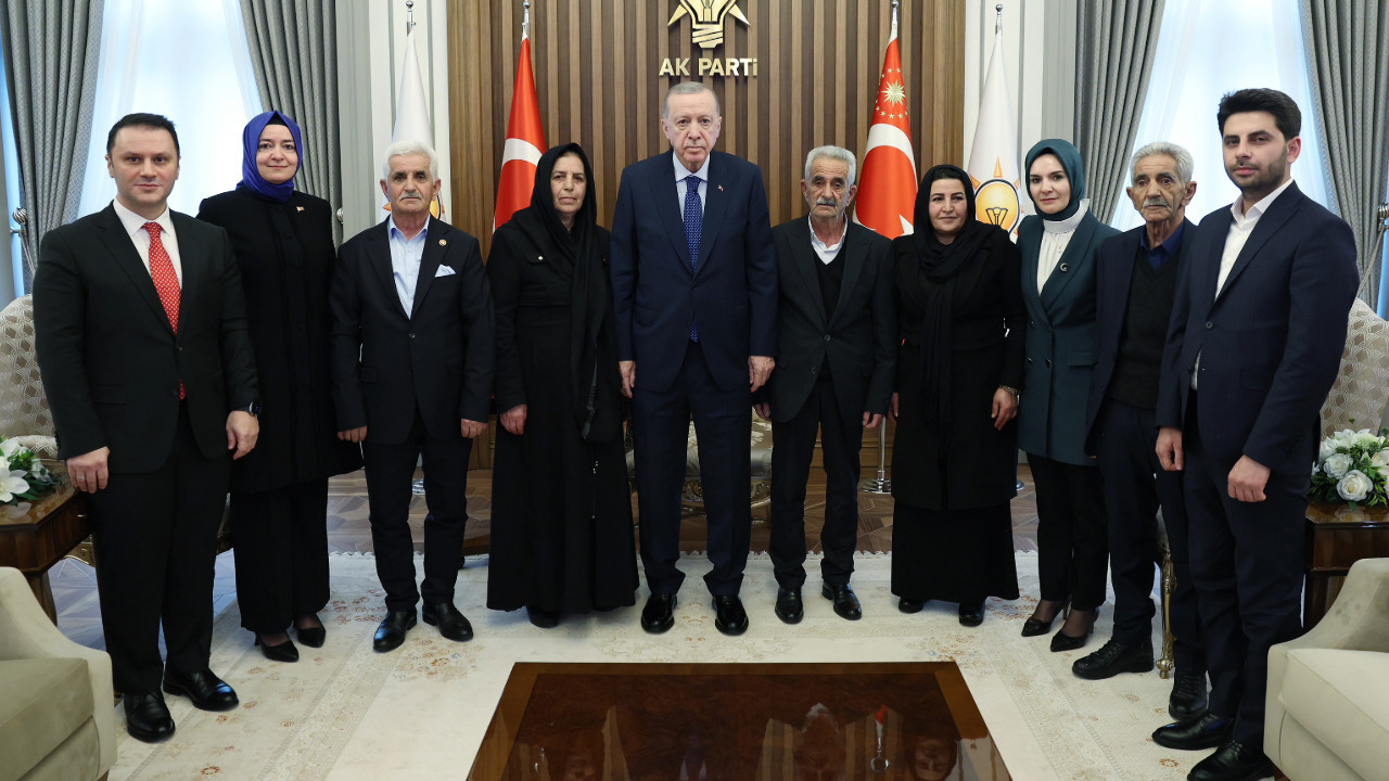Cumhurbaşkanı Erdoğan, İkiyaka katliamı mağdurlarıyla görüştü