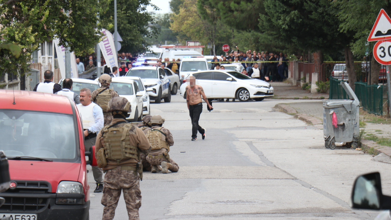 Sakarya'da vahşet! Eski polis, sevgilisini defalarca bıçakladı