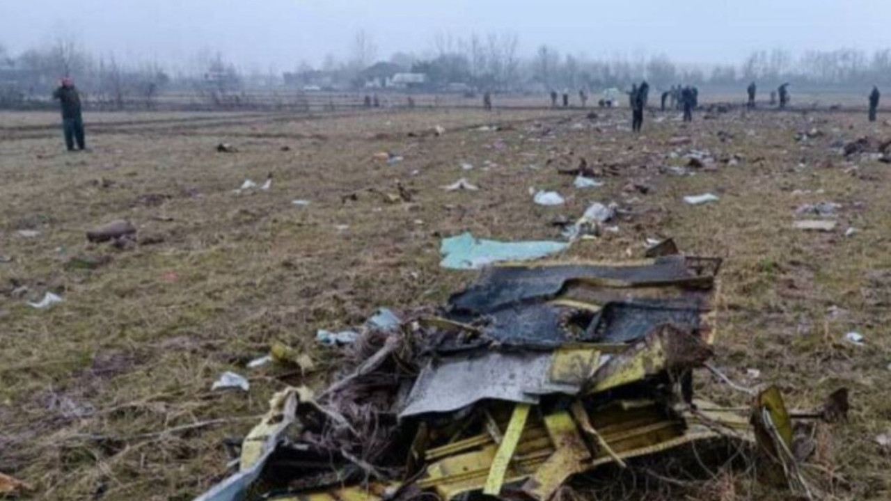 İran'da eğitim uçağı düştü