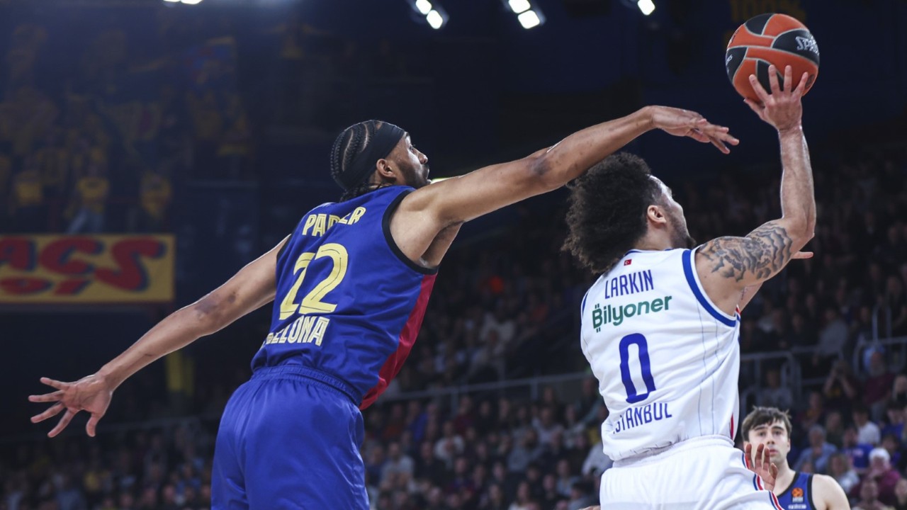 Efes, Barcelona'dan çıkamadı: 90-80