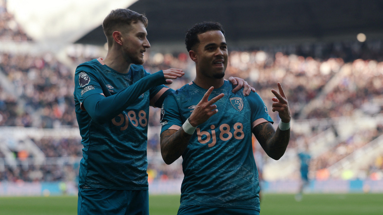 Newcastle'ın galibiyet serisi Bournemouth'un yıldızı Kluivert ile sona erdi!