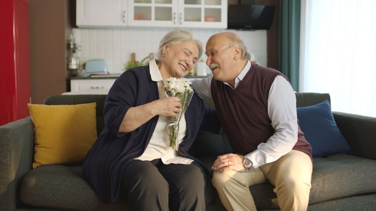 Cevabı bu dev araştırmada: Evliler mi daha mutlu, bekarlar mı?