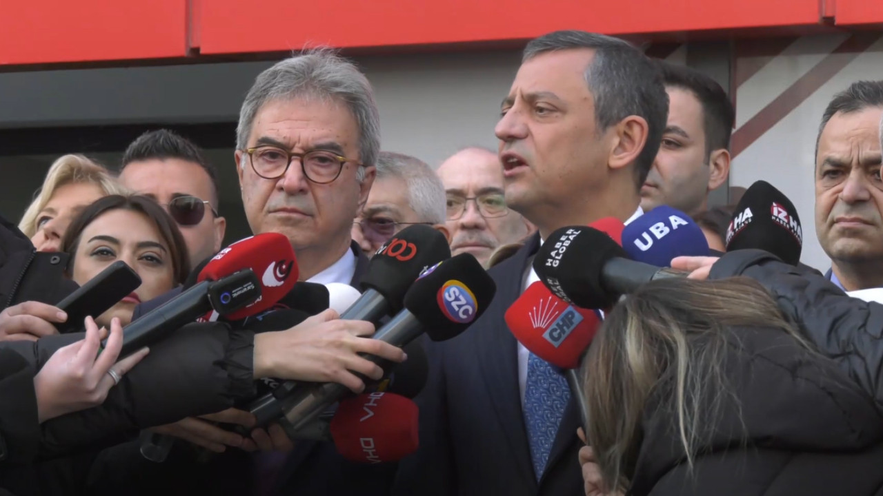 Özgür Özel, Zafer Partisi'ni ziyaret etti: Muhalefet bir bütün olarak geleceğin teminatı