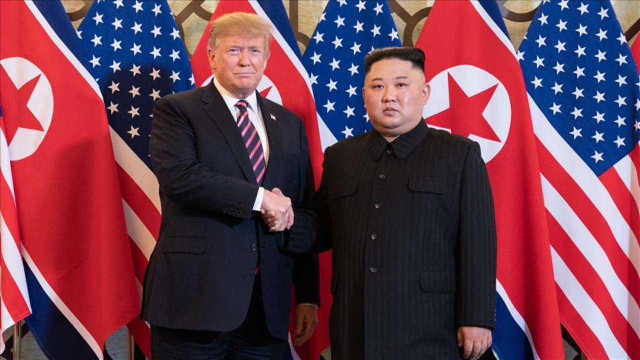 Trump'tan Kim'e övgüler: Akıllı adam, beni seviyor