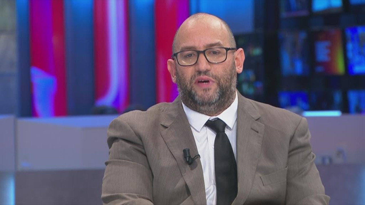 Havalimanlarından bavul çalan milletvekili ülkeyi şaşkına çevirdi