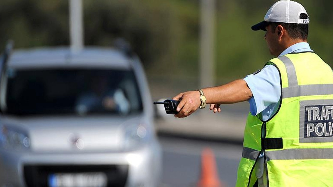 Polis uygulama noktalarını deşifre edenlere gözaltı