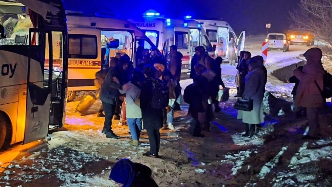 Gümüşhane’de yolcu otobüsü kazası: 14 yaralı