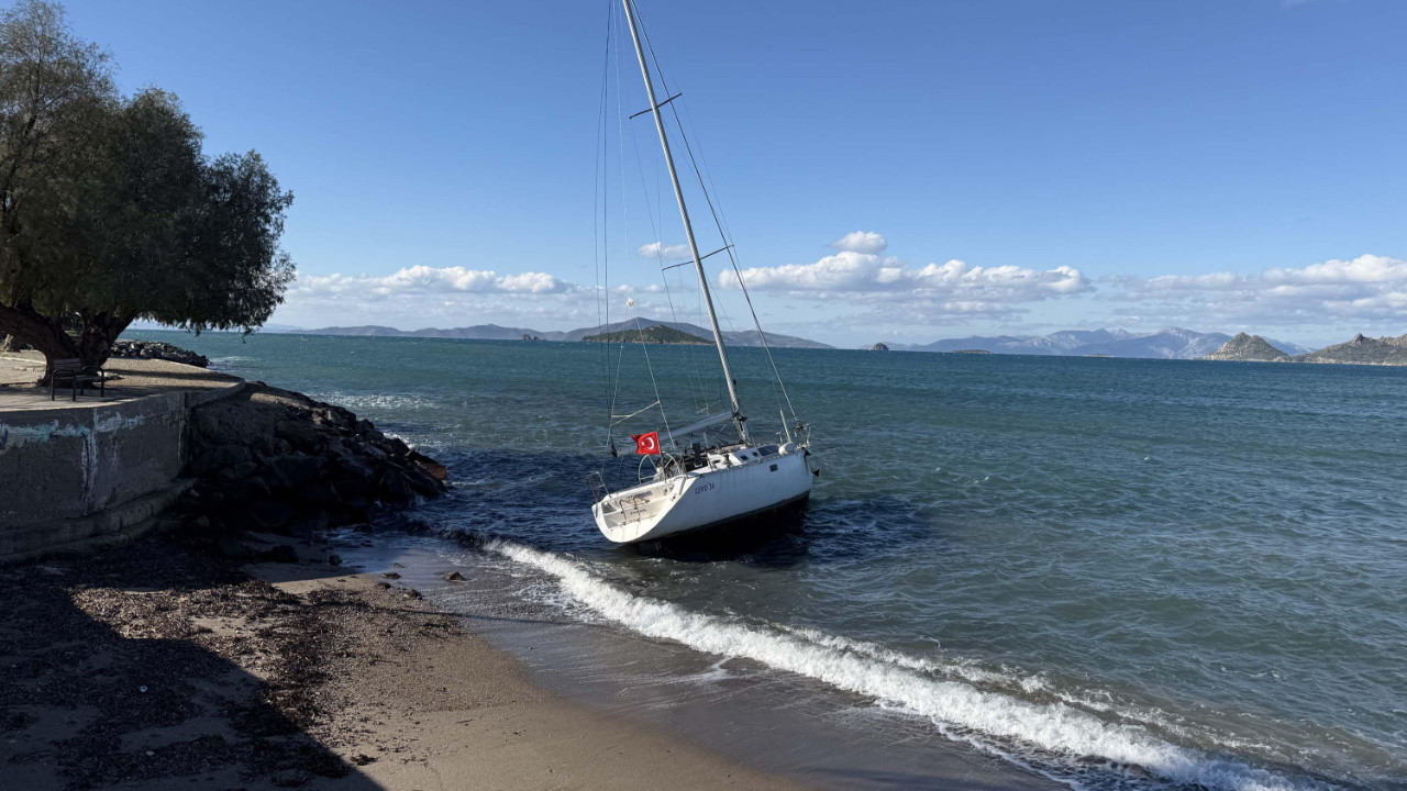Fırtınada tekne karaya oturdu: Feribot seferleri iptal edildi