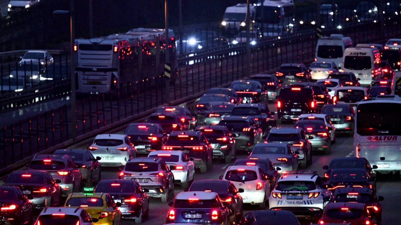 İstanbul’da trafik kilitlendi