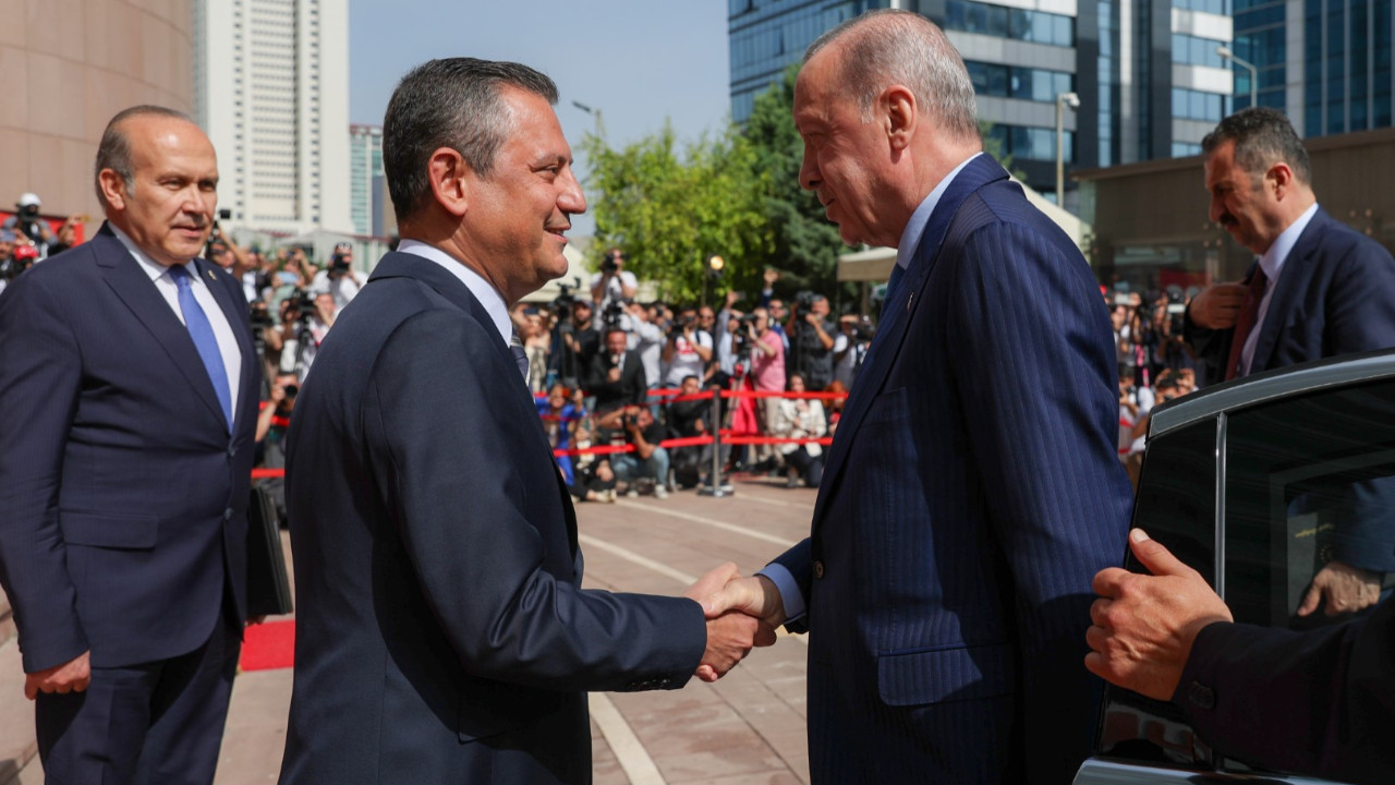 AKP'den Özgür Özel'e şiir yanıtı