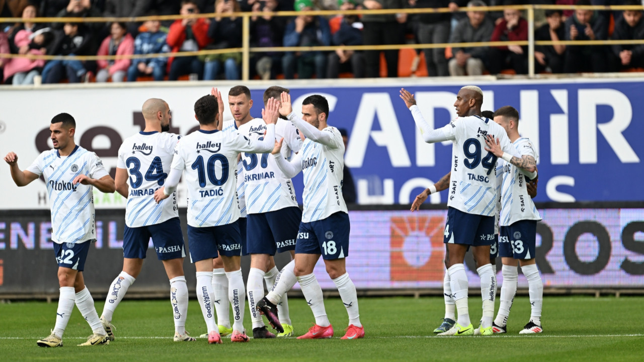 Fenerbahçe seriye bağladı: Alanya deplasmanında fişi ilk yarıda çekti