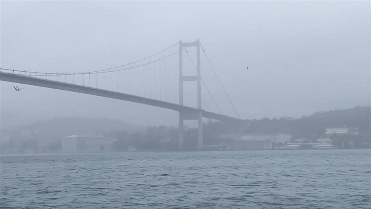 İstanbul Boğazı’nda tehlike: Gemiden yakıt sızdı