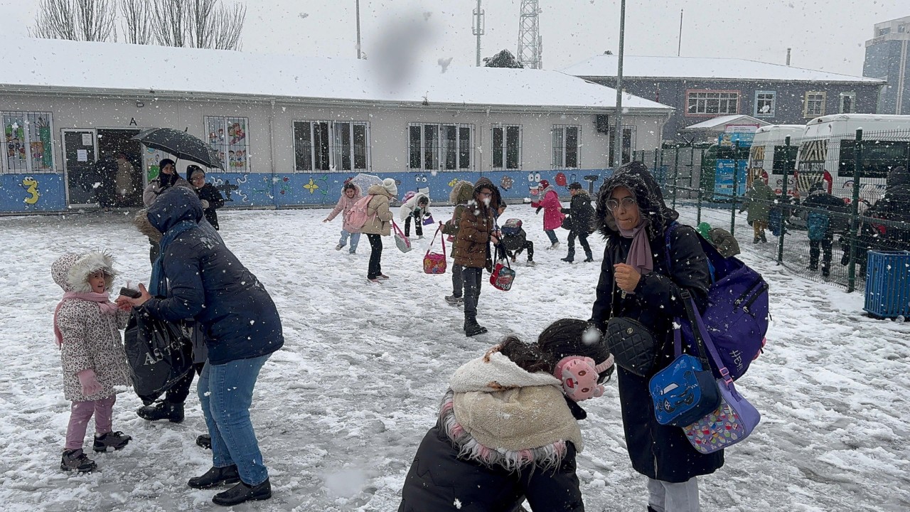 İstanbul'da okullar tatil edildi