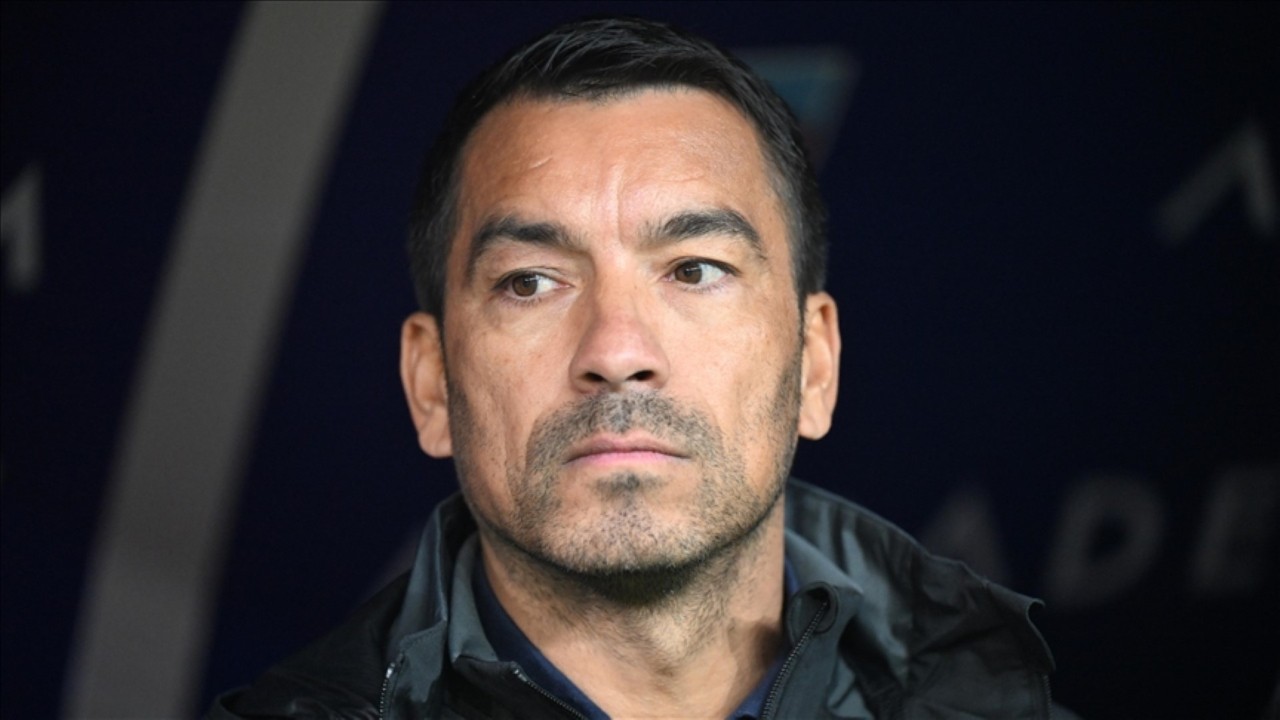 Giovanni van Bronckhorst, Feyenoord'a kapıyı kapattı