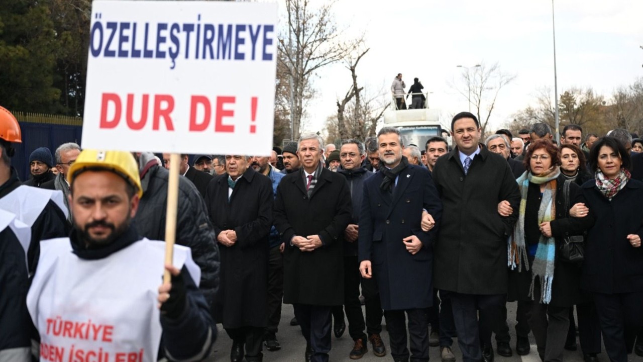 Mansur Yavaş işçilerle yürüdü: Sonuna kadar arkalarındayız