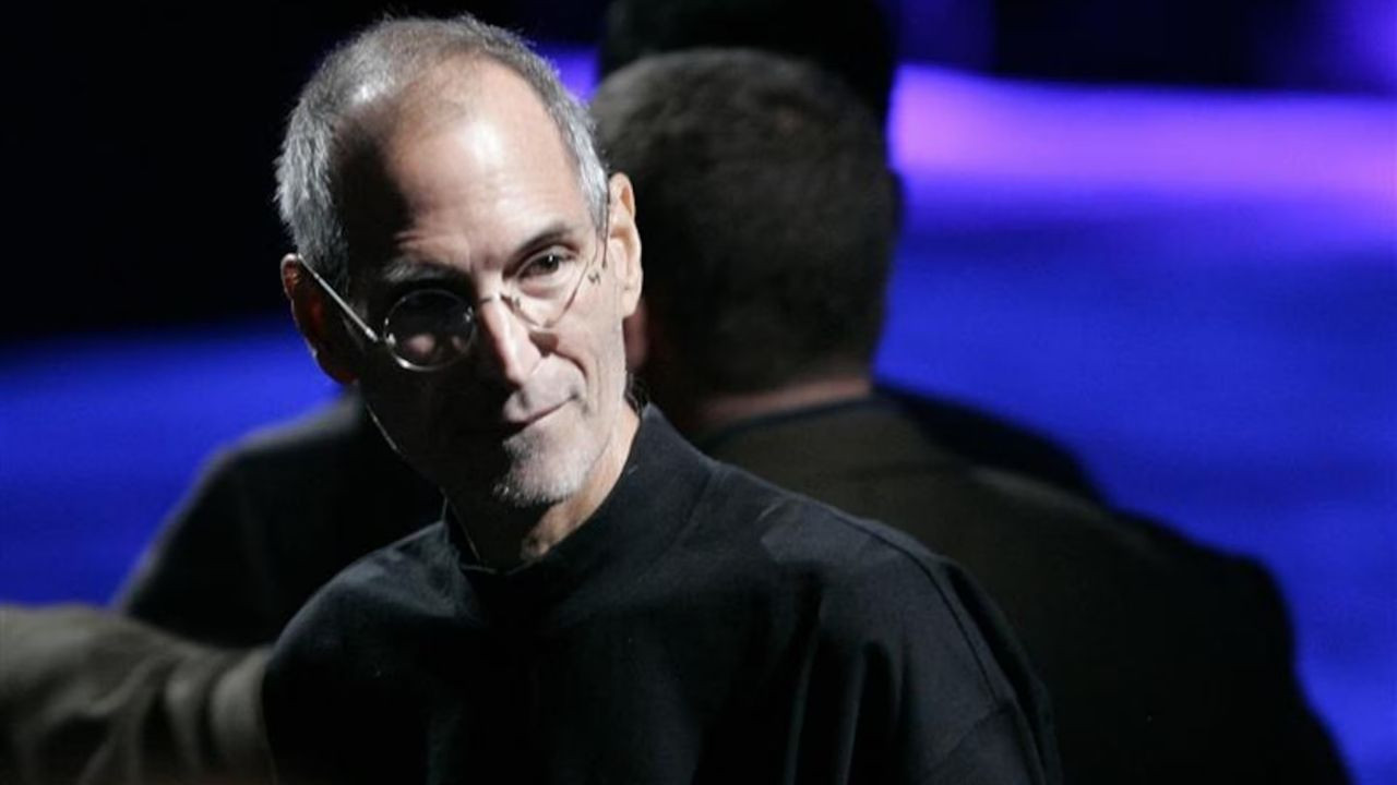 Steve Jobs imzalı kartvizite on binlerce dolar teklif edildi