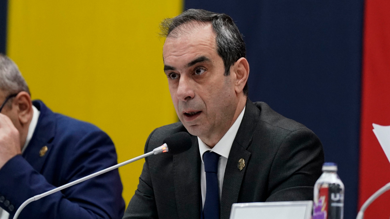 Şekip Mosturoğlu: "Bozuk düzeni değiştirme niyetleri yok!"