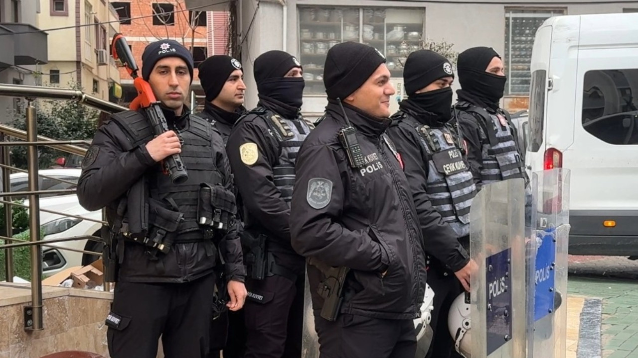 Avcılar'da kapatılan pazarda gerilim düşmüyor