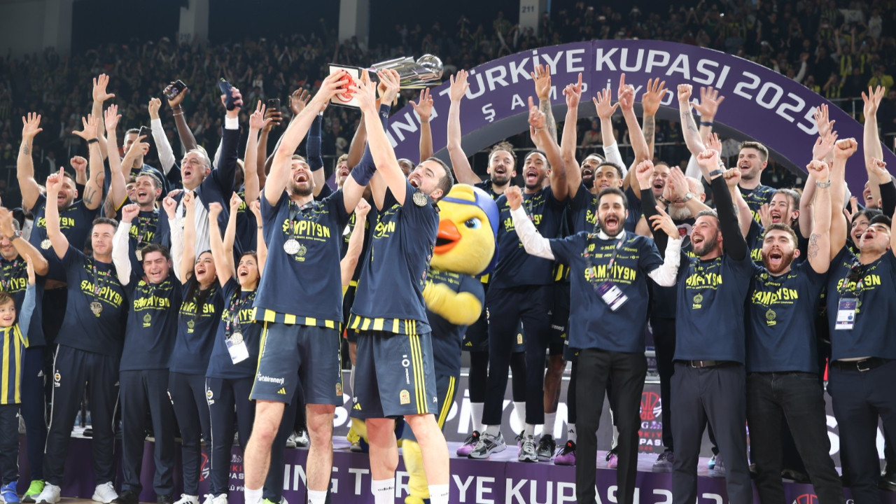 Beşiktaş’a tarihi fark: Fenerbahçe rekor kırarak şampiyon oldu
