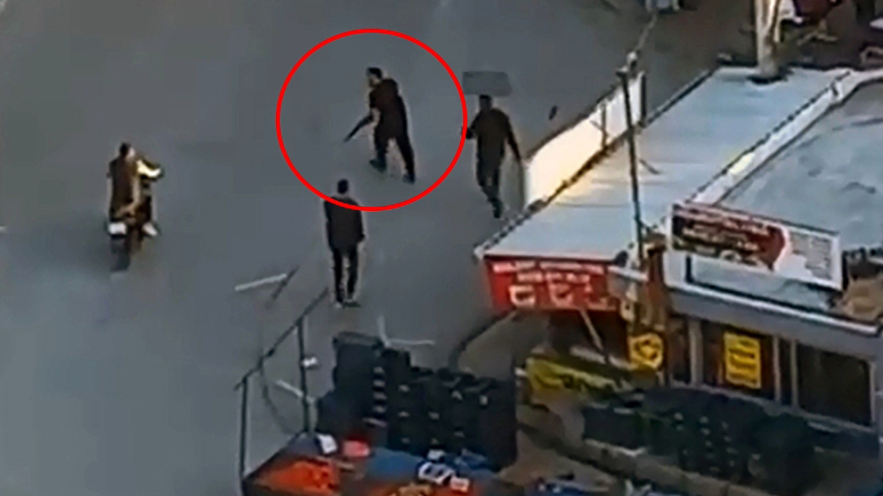 Restoranda tartıştığı aileye kurşun yağdırdı