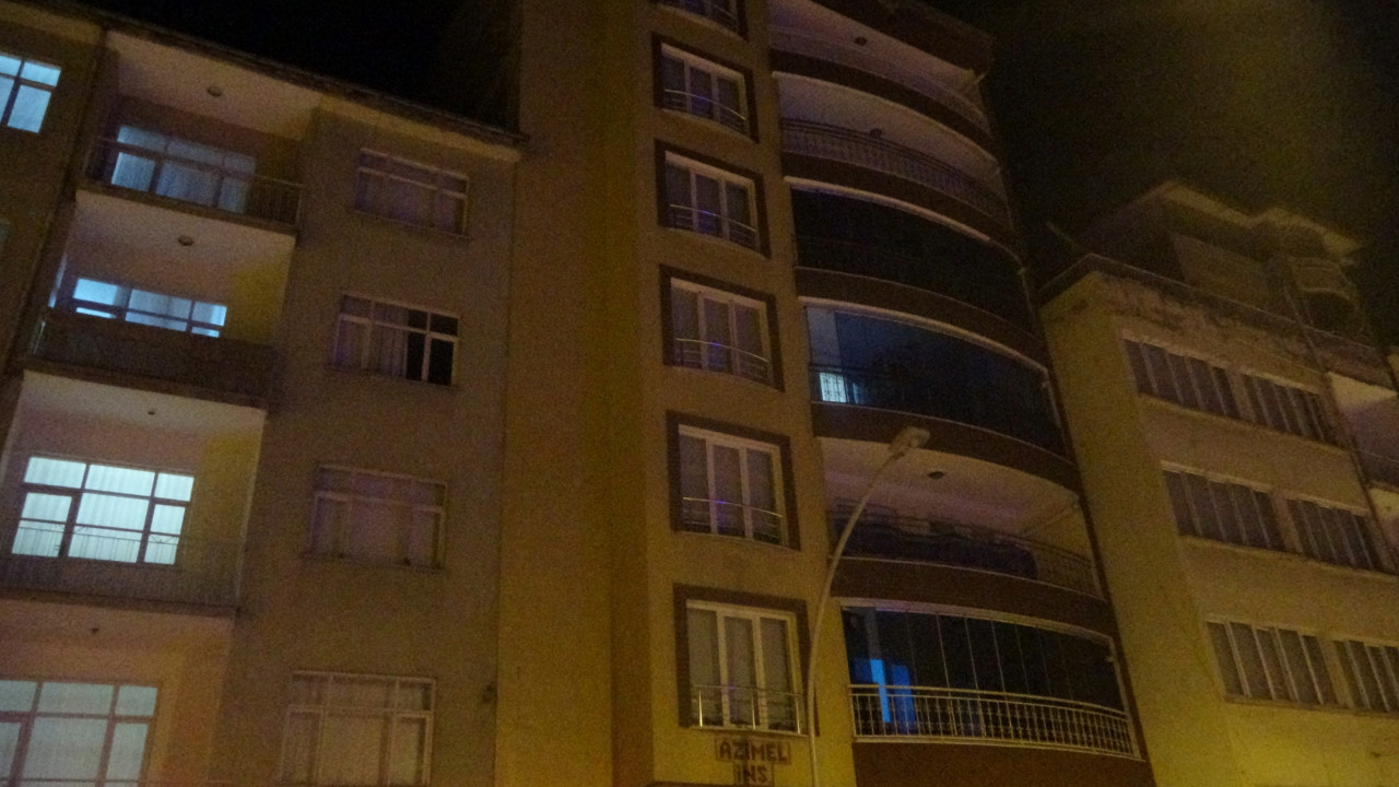 6'ncı kattan düşen kadın ağır yaralandı