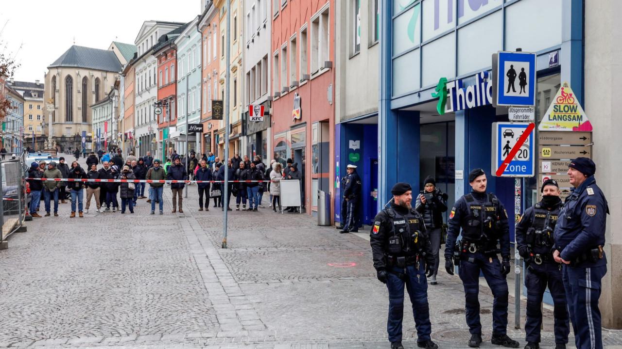 Saldırganın üzerine arabasını süren Suriyeli 'kahraman' ilan edildi