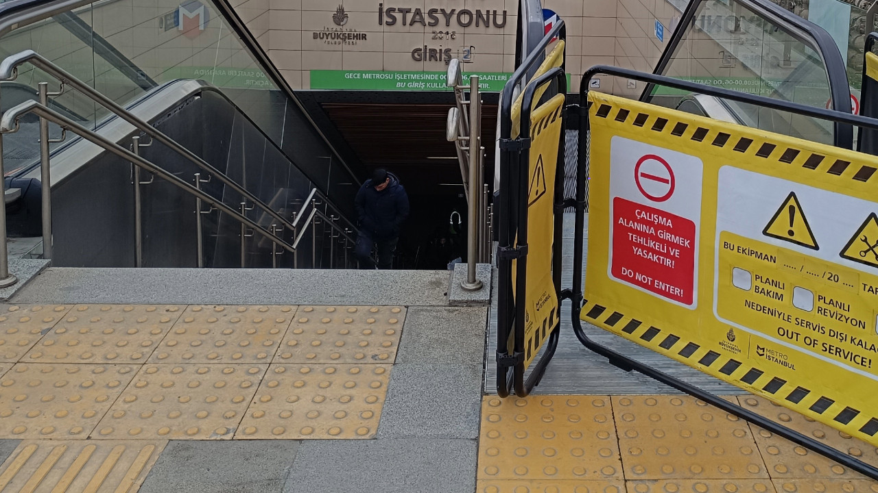 İstanbul'da yürüyen merdiven faciası: Parmakları koptu