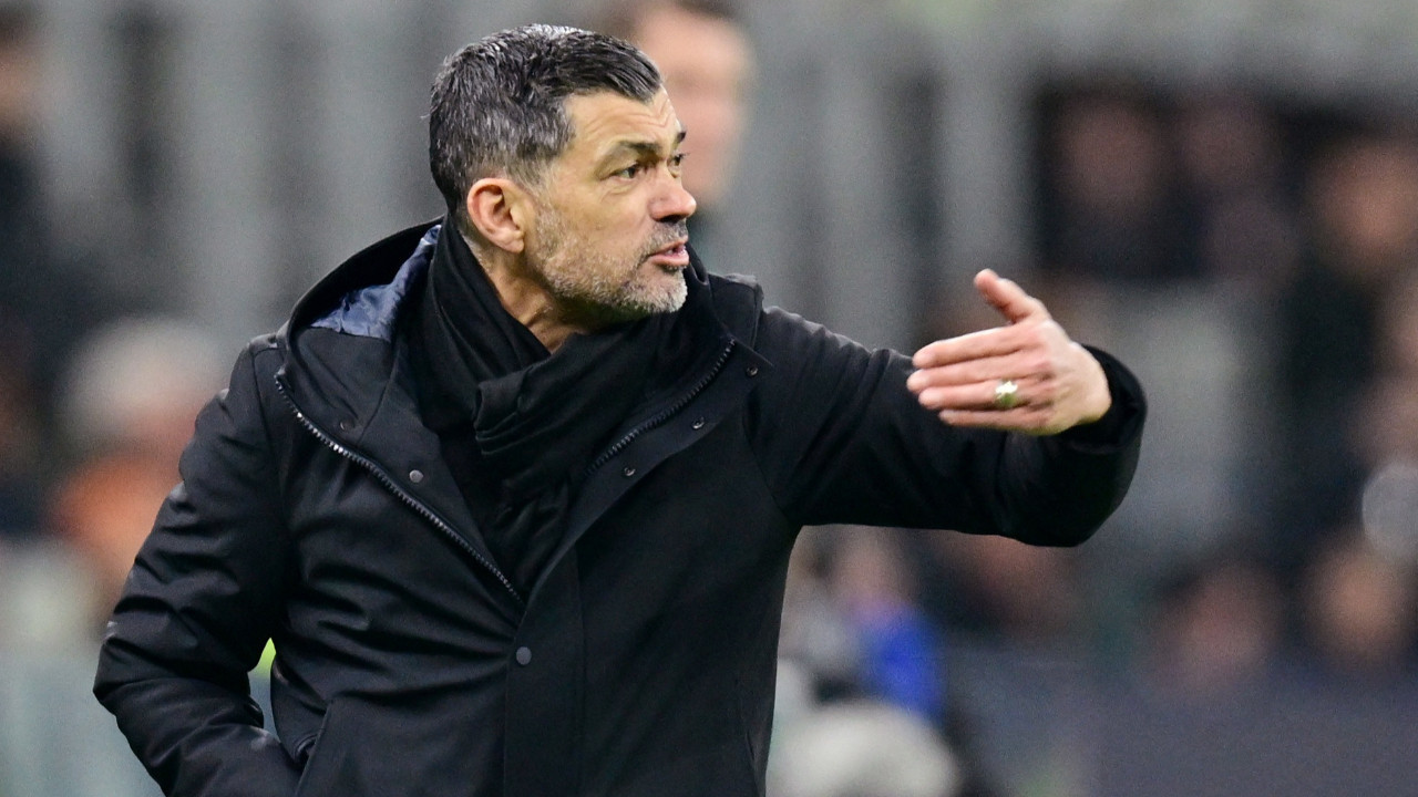 Milan'ın hocası Theo Hernandez'e sahip çıktı, Marciniak'ı eleştirdi