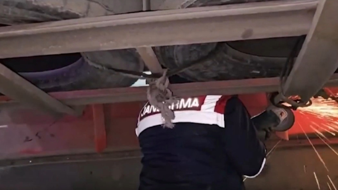 Durdurulan TIR'dan kilolarca uyuşturucu çıktı