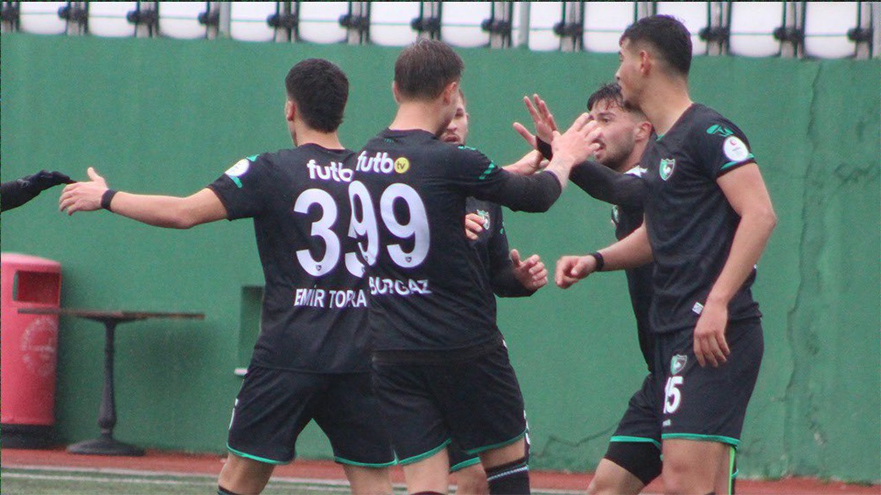 Denizlispor tesislerinde doğal gaz krizi: Futbolcular battaniyeye sarıldı