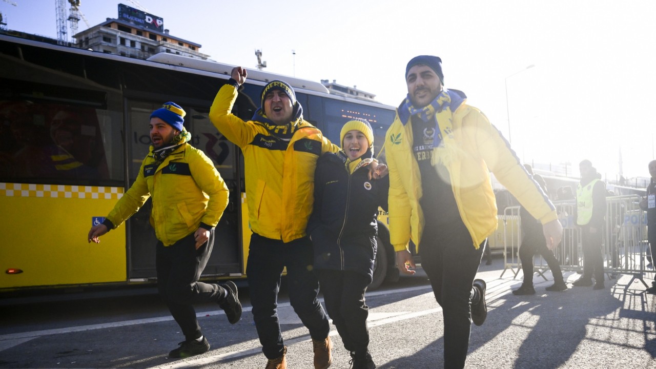 32 otobüsle yola çıktılar, derbi için stada ulaştılar